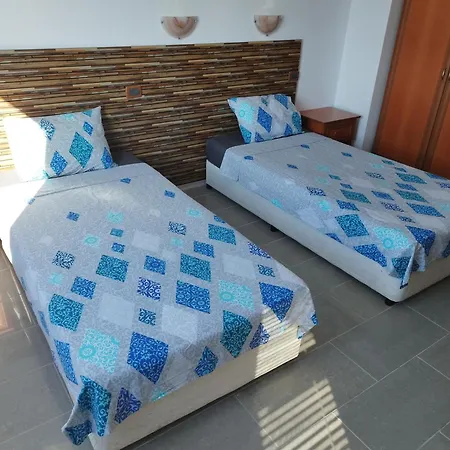 California Complex ساني بيتش