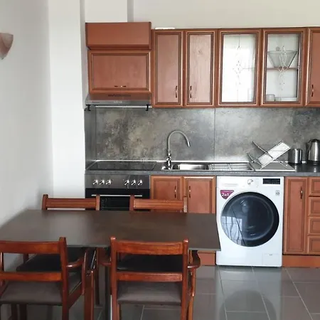 California Complex ساني بيتش