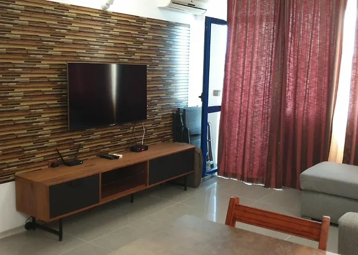 California Complex Apartman Napospart