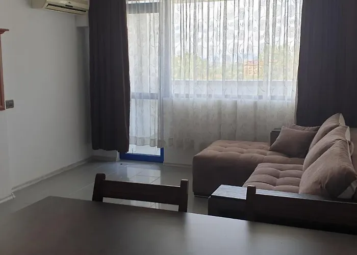 California Complex Apartman *